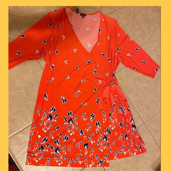 The Limited Dresses & Skirts - NEW THE LIMITED PLUS SIZE FLORAL VNECK FAUX WRAP DRESS  3X